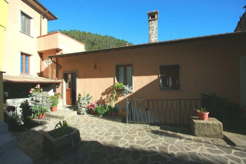 Готель Al Casale Del Vecchio Mulino Rocchetta di Vara Екстер'єр фото