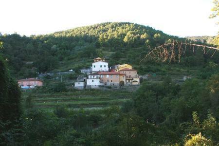 Готель Al Casale Del Vecchio Mulino Rocchetta di Vara Екстер'єр фото
